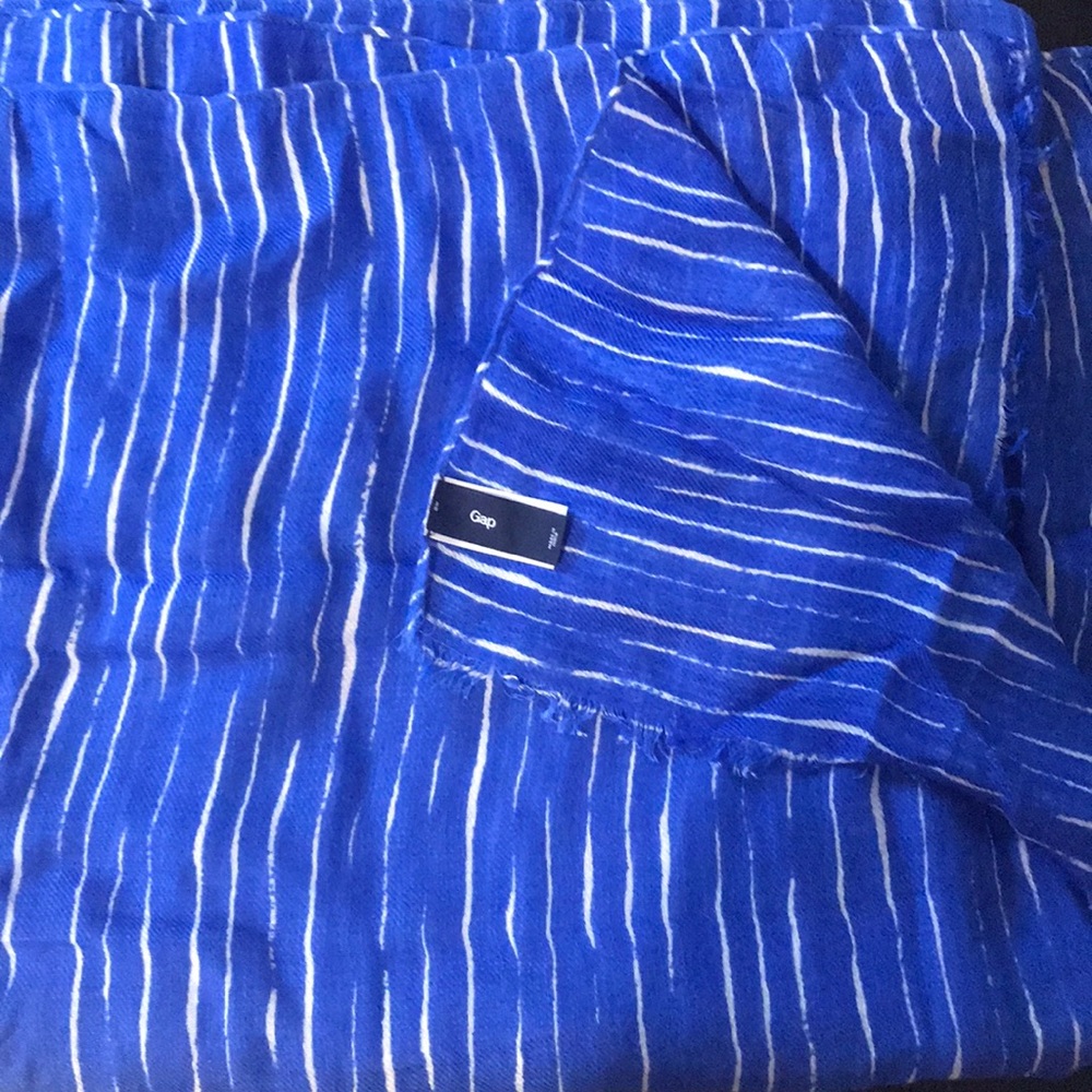 Gap thin blue scarf.